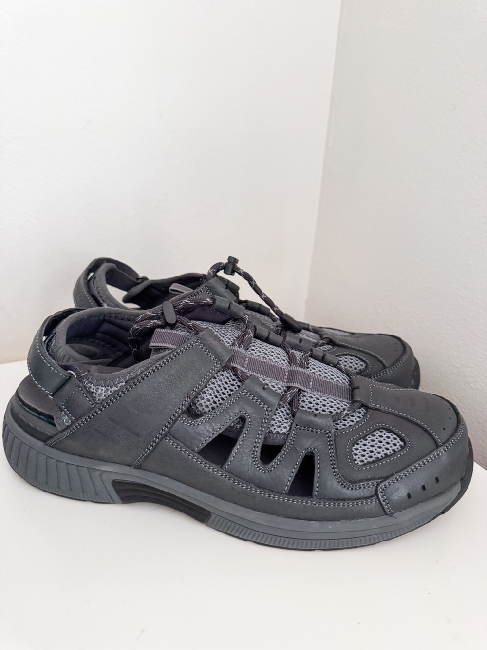 Men's Gray Closed-Toe Orthofeet Alpine Fisherman Sandals with Hook & Loop Strap - Picture 3 of 7